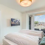 1 Bedroom Cozy In